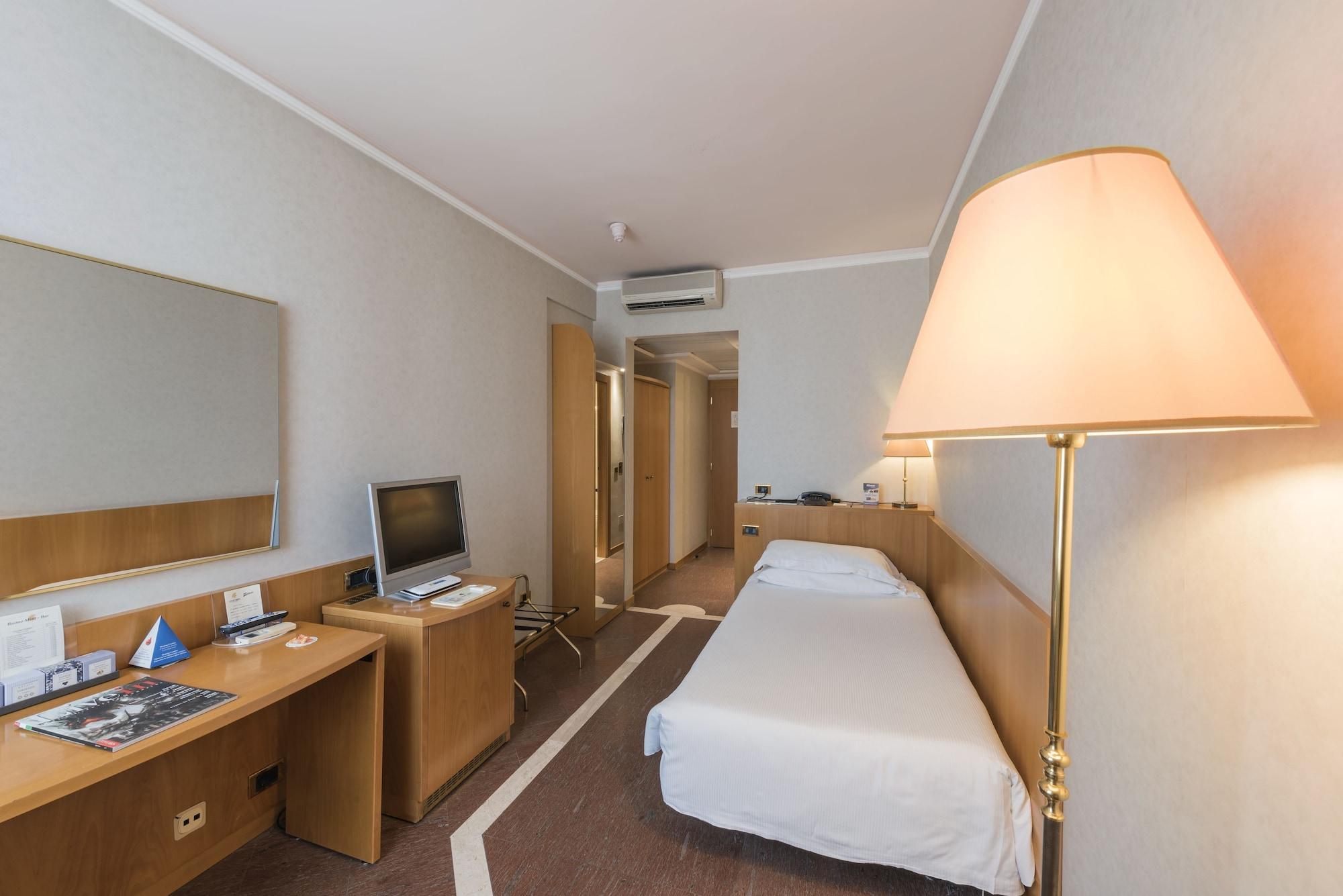 Caesar'S Hotel Каляри Екстериор снимка