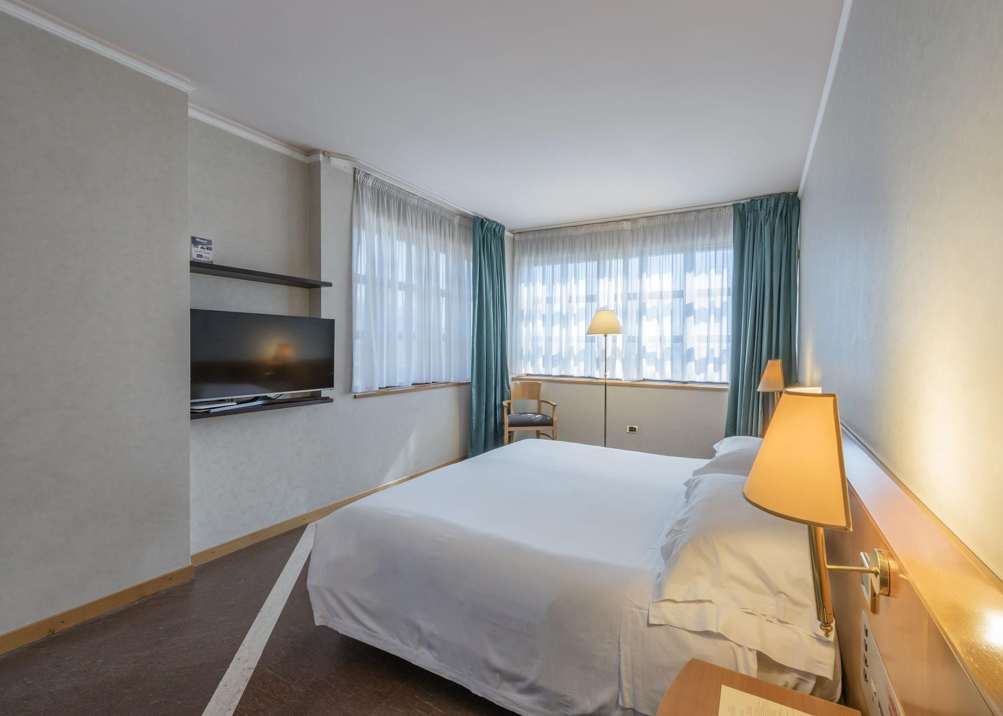 Caesar'S Hotel Каляри Екстериор снимка