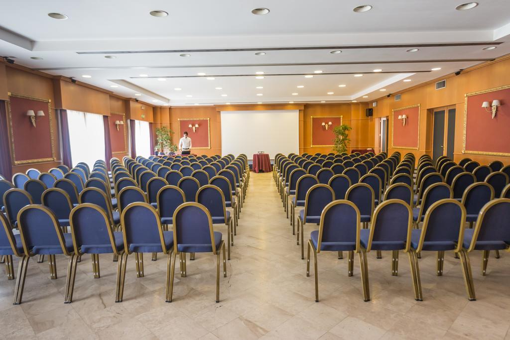 Caesar'S Hotel Каляри Екстериор снимка