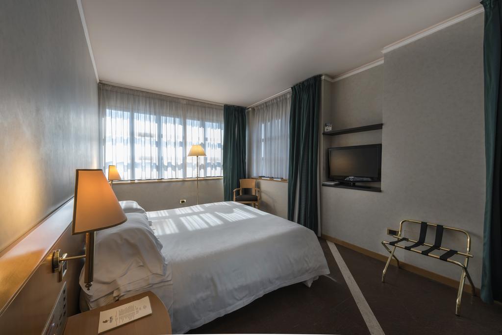 Caesar'S Hotel Каляри Екстериор снимка