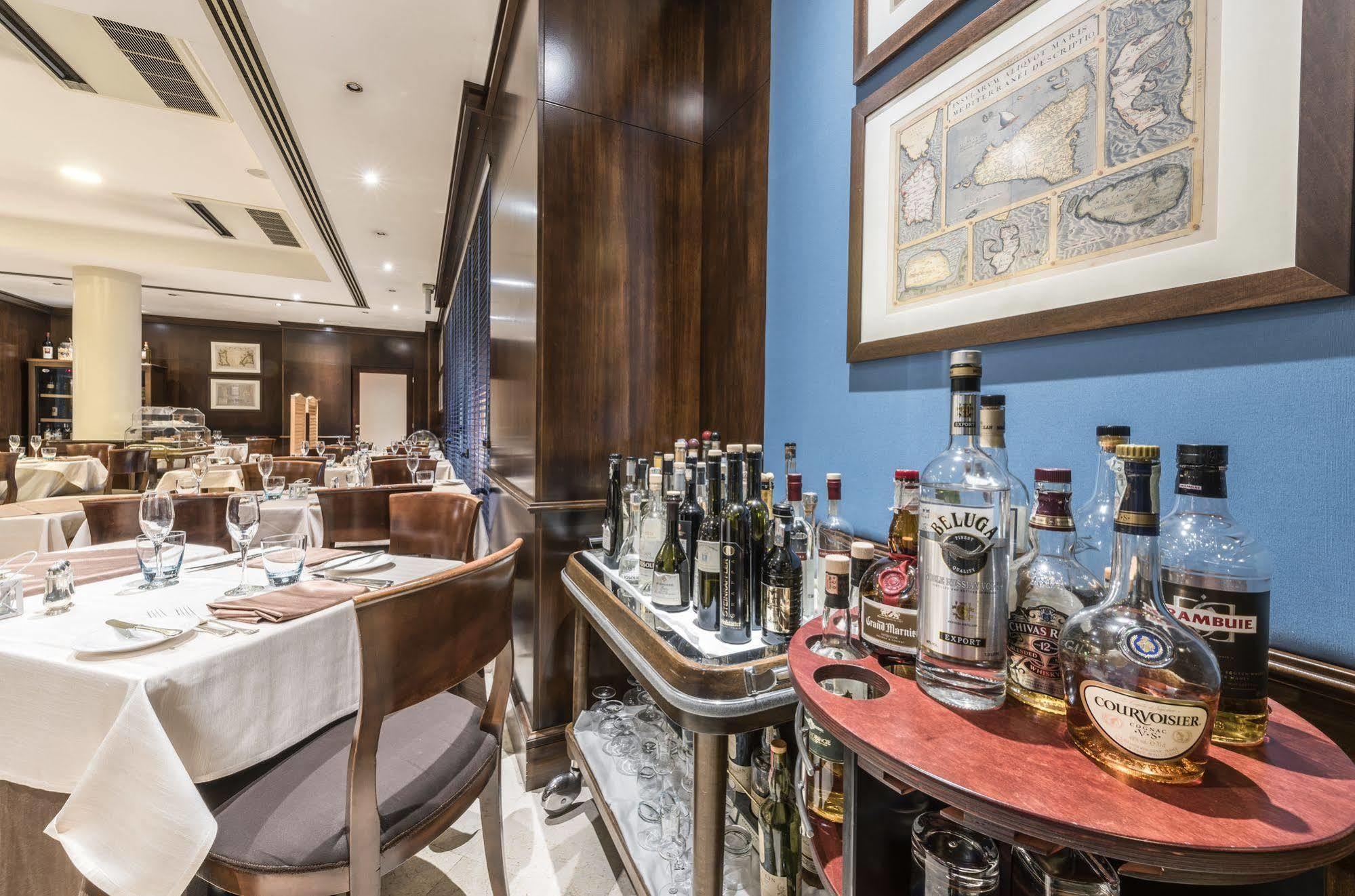 Caesar'S Hotel Каляри Екстериор снимка